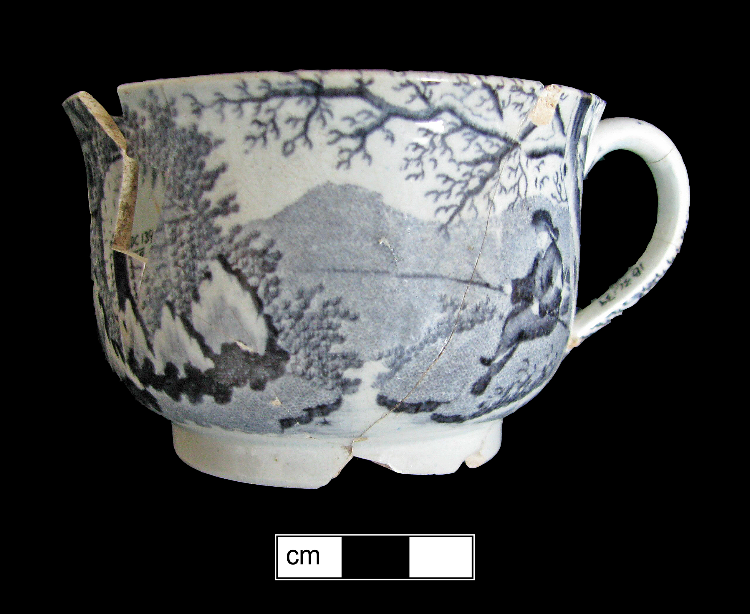 Image of printed earthenware fragment.