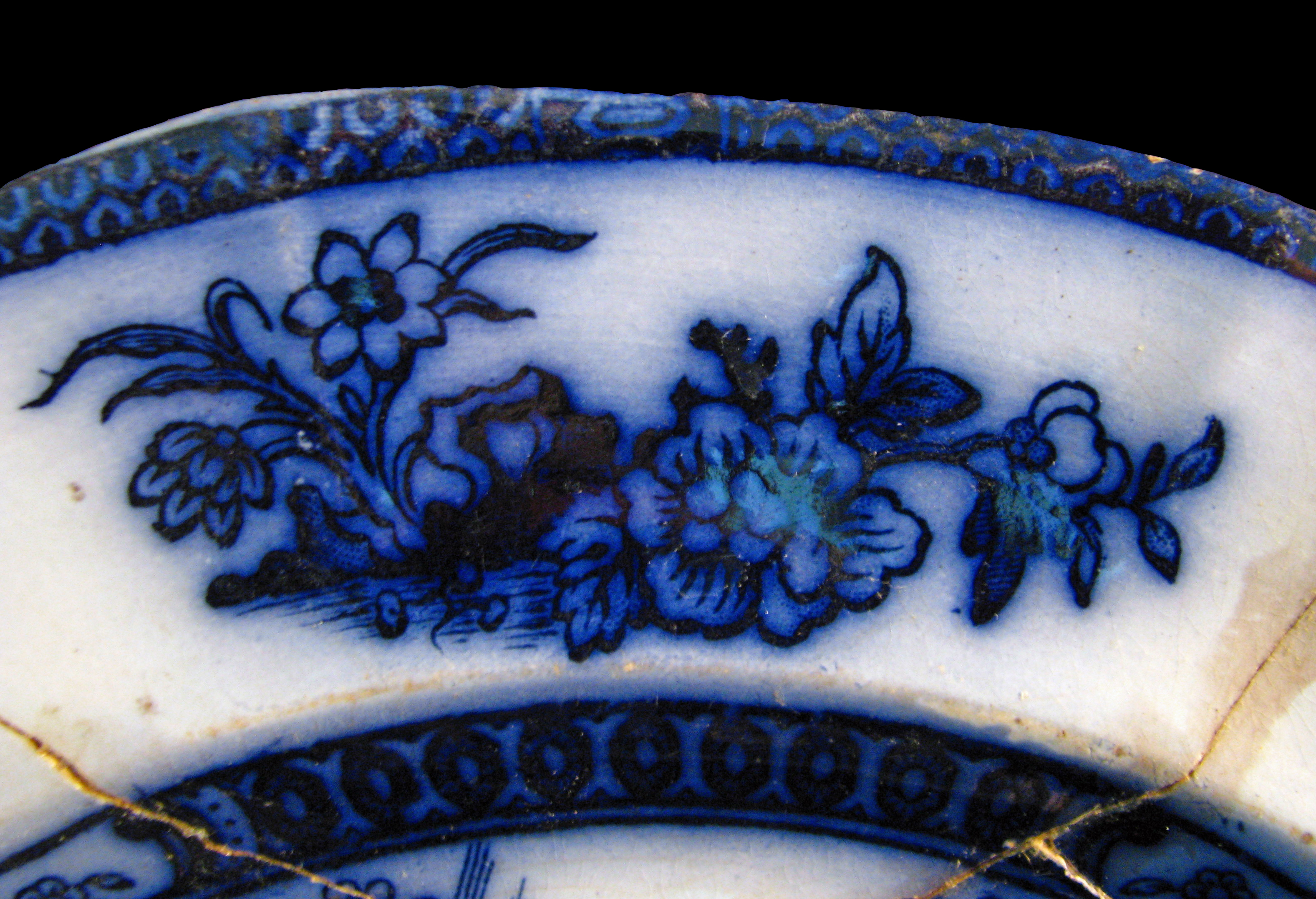 Image of printed earthenware fragment.