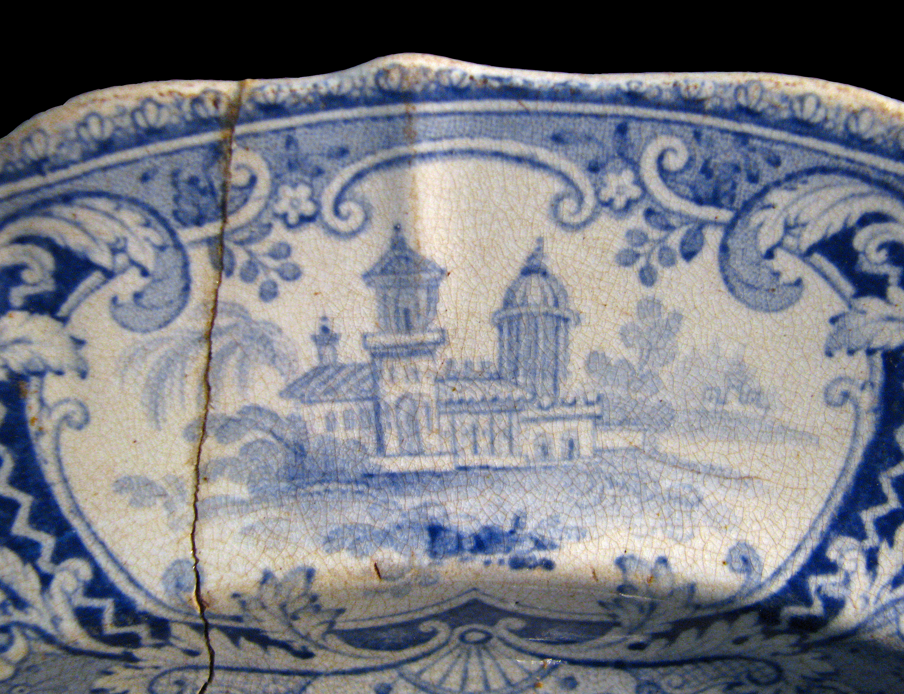 Image of printed earthenware fragment.