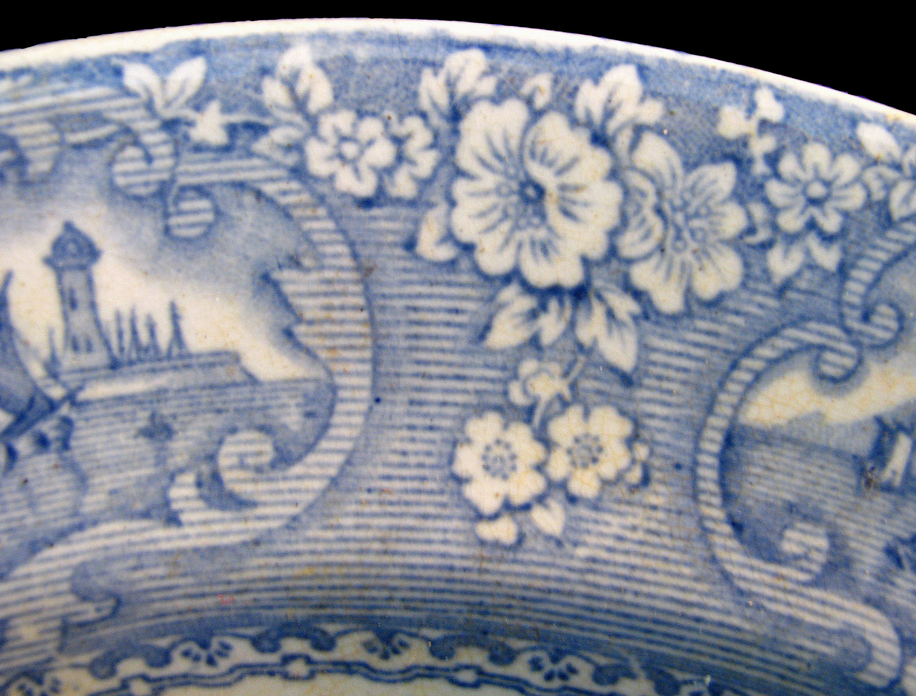 Image of printed earthenware fragment.