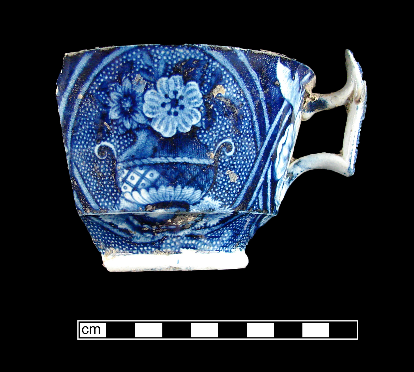 Image of printed earthenware fragment.