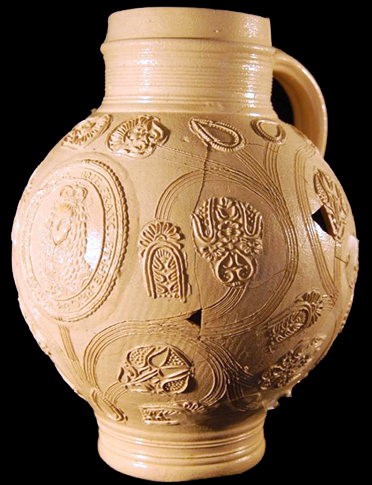 Image of Rhenish Hohr stoneware fragment.