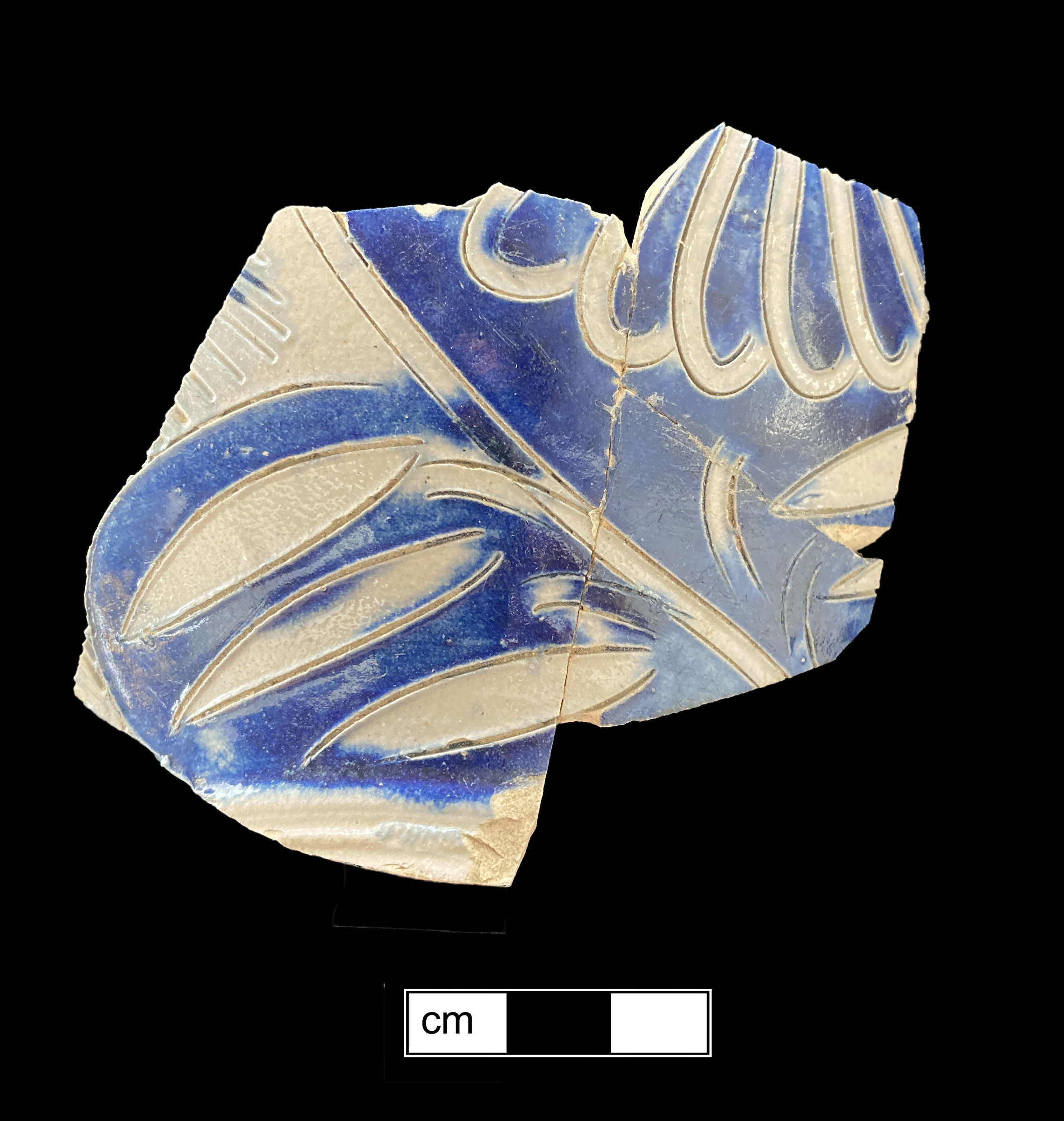 Image of Rhenish blue on gray stoneware fragment.