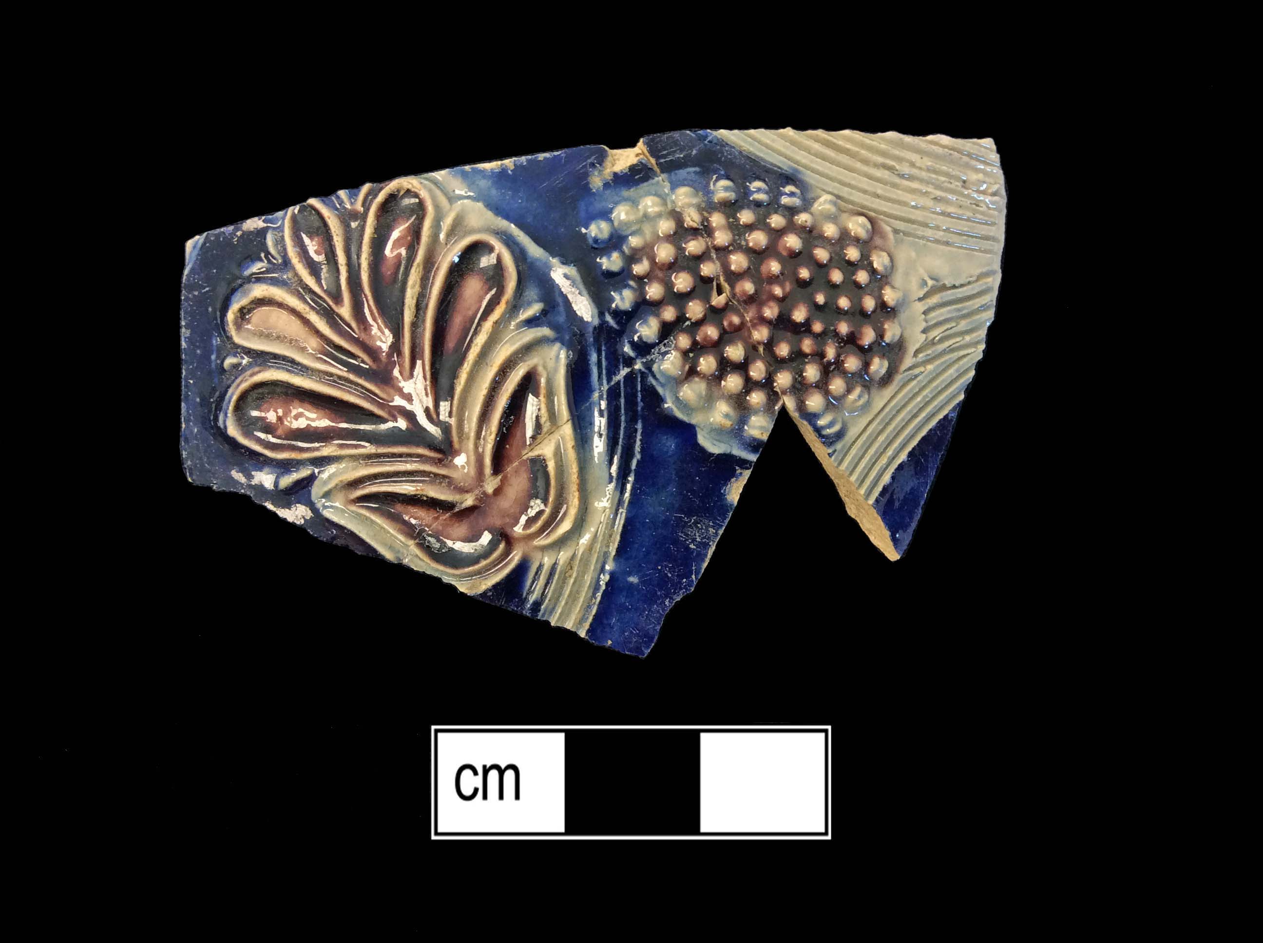 Image of Rhenish blue on gray stoneware fragment.