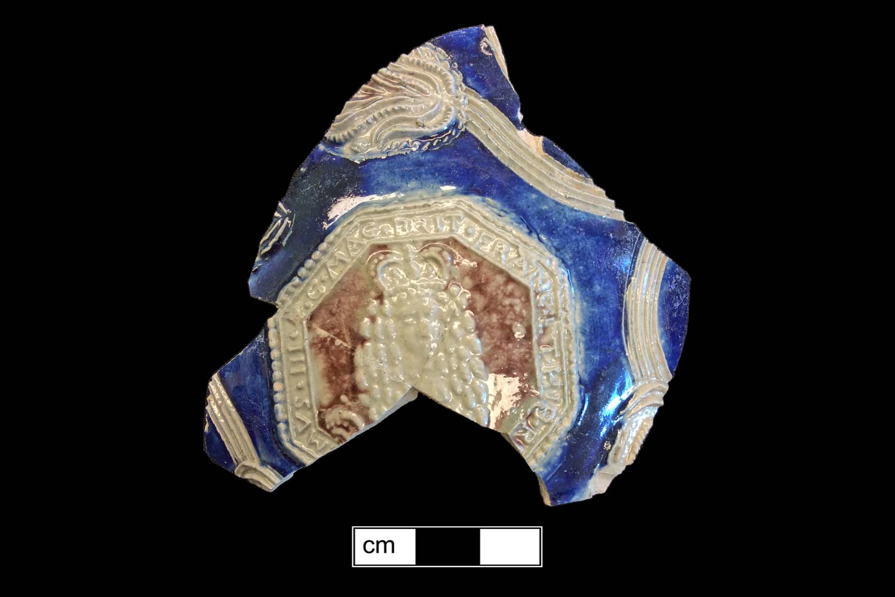 Image of Rhenish blue on gray stoneware fragment.