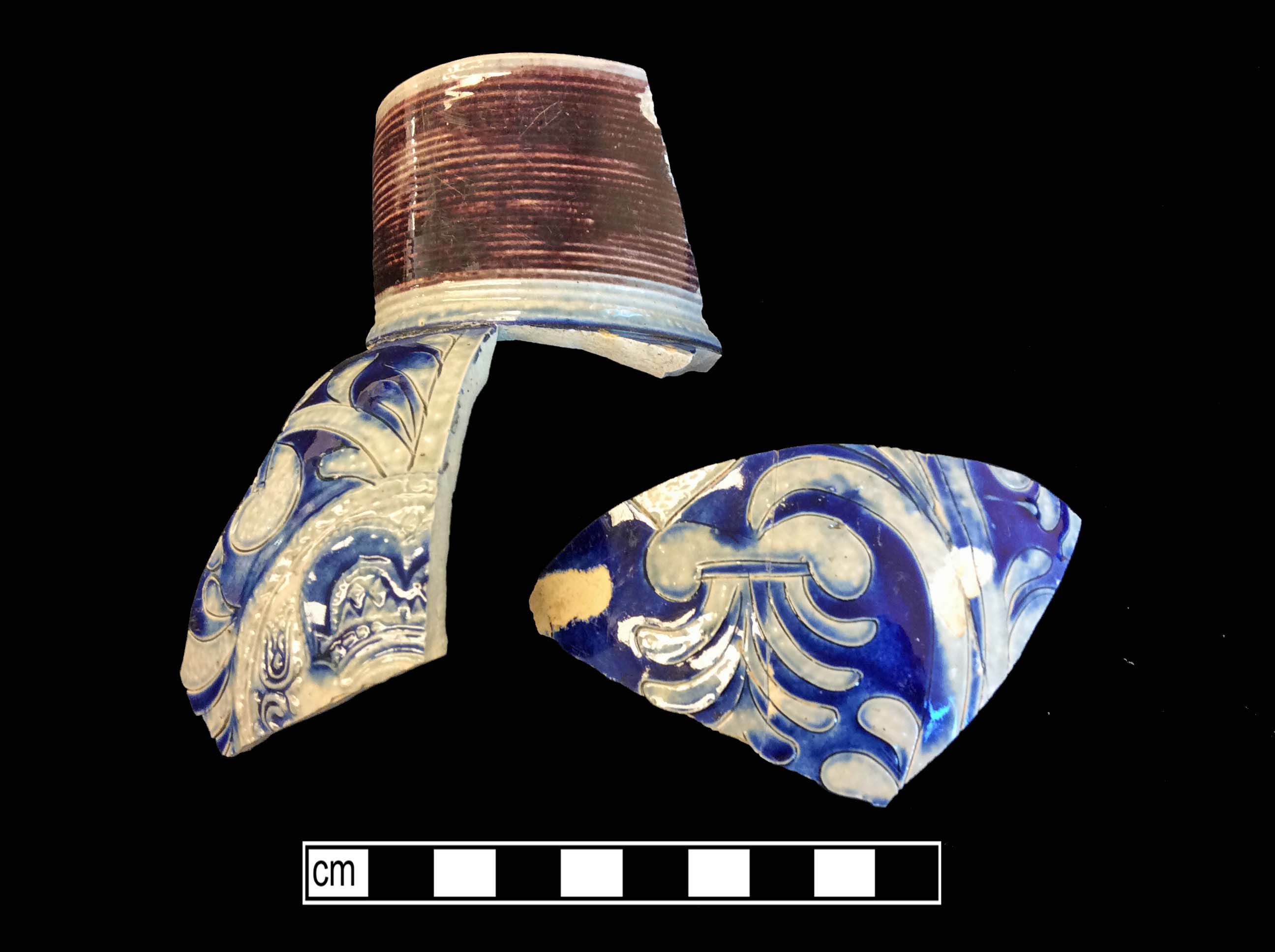 Image of Rhenish blue on gray stoneware fragment.