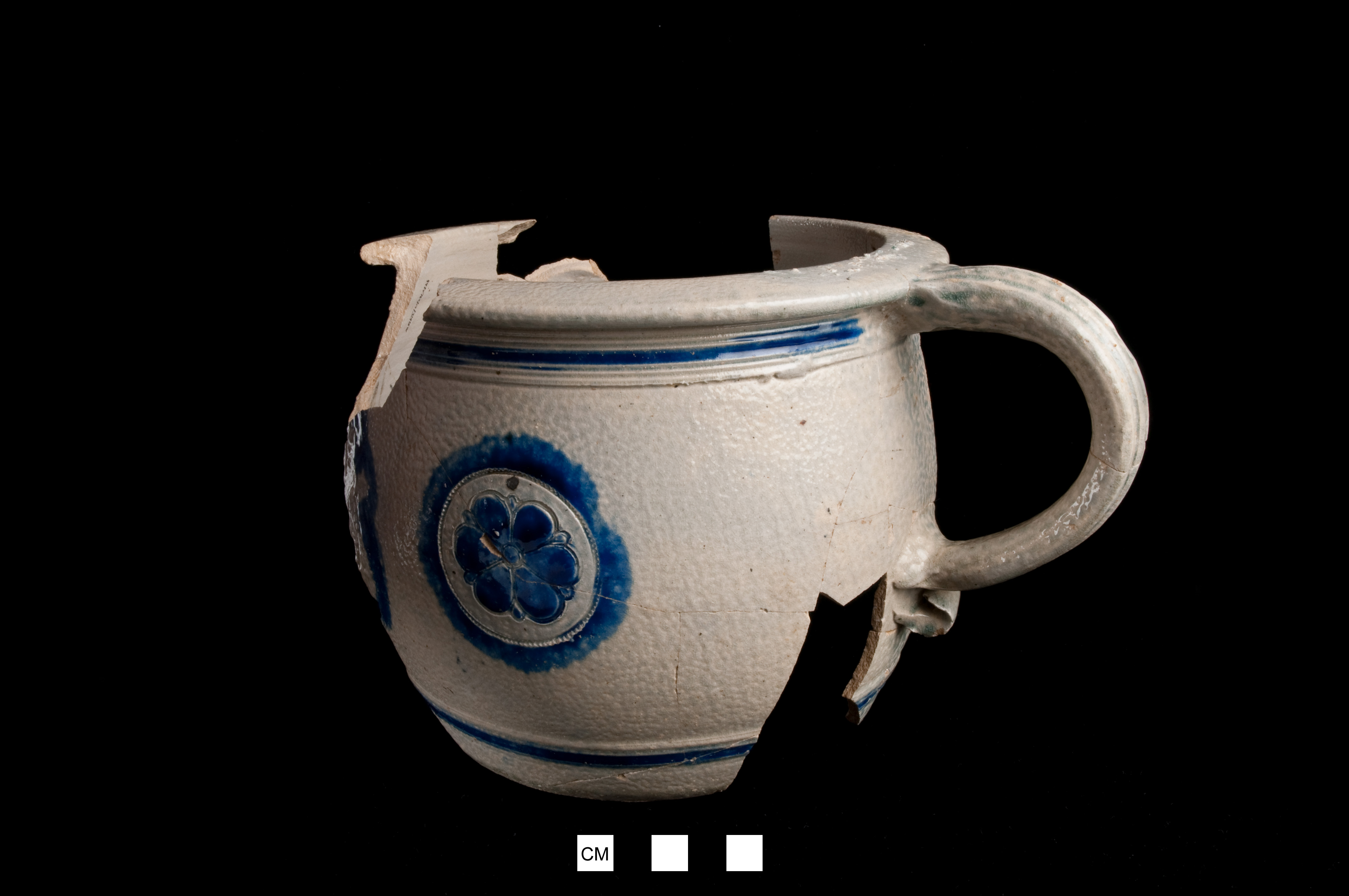 Image of Rhenish blue on gray stoneware fragment.