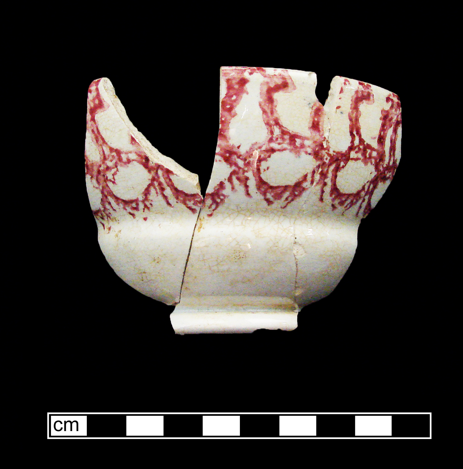 Image of sponge decorated earthenware fragment.