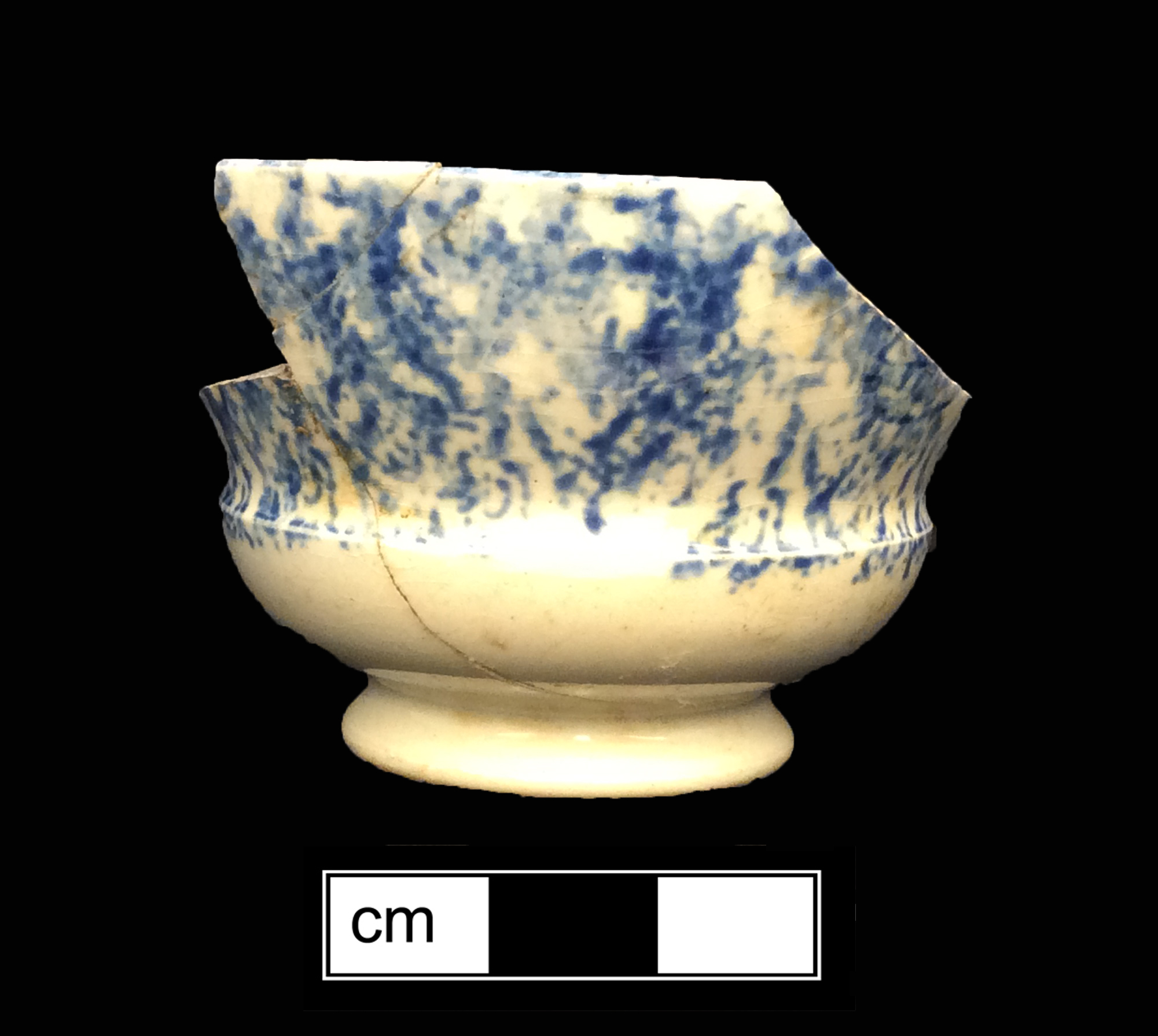 Image of sponge decorated earthenware fragment.