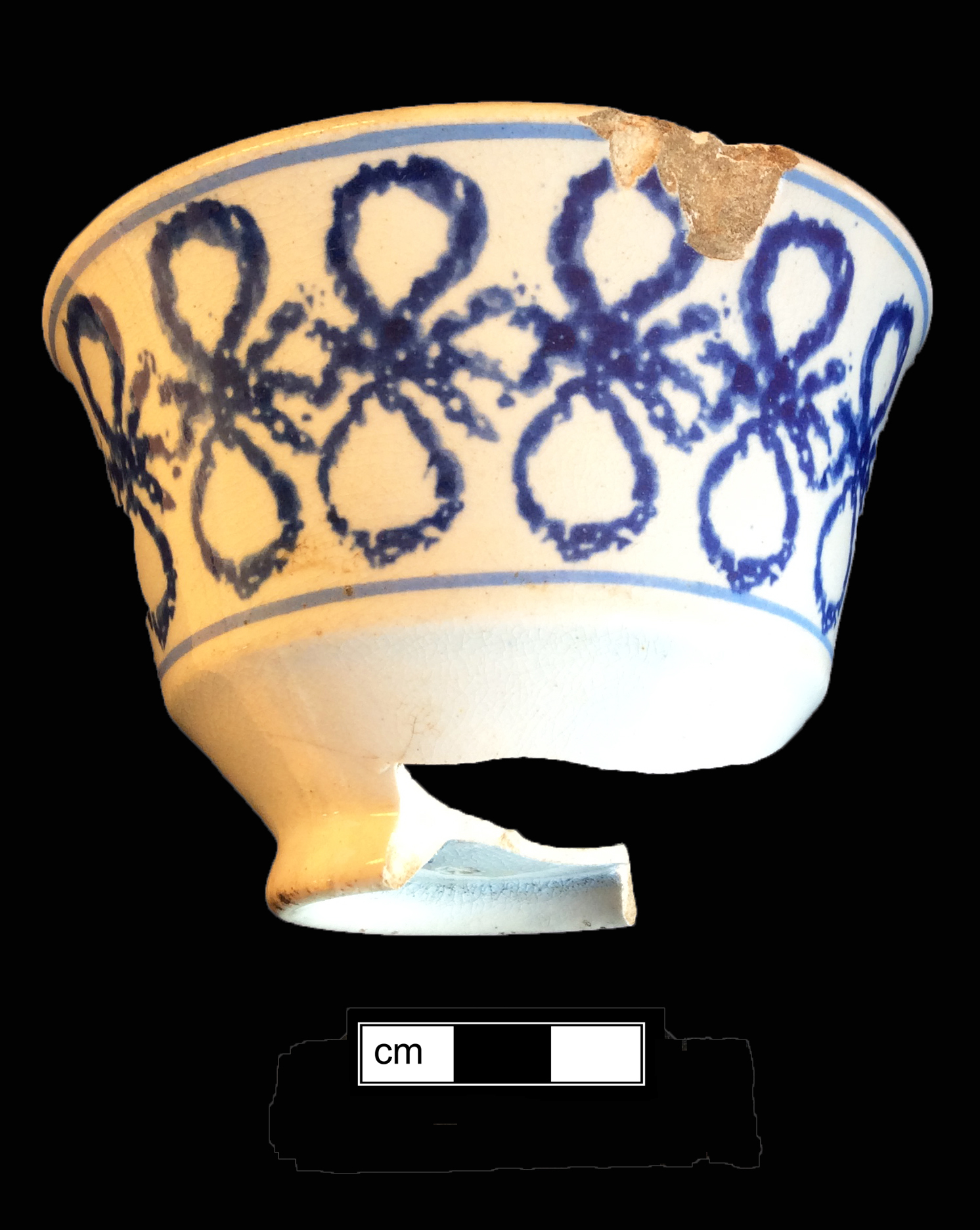 Image of sponge decorated earthenware fragment.