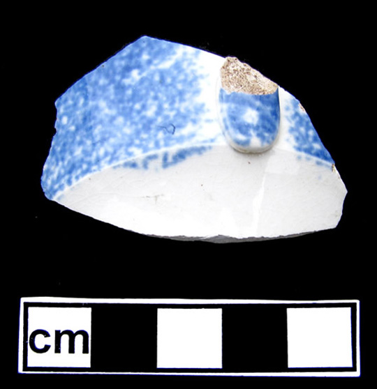 Image of sponge decorated earthenware fragment.