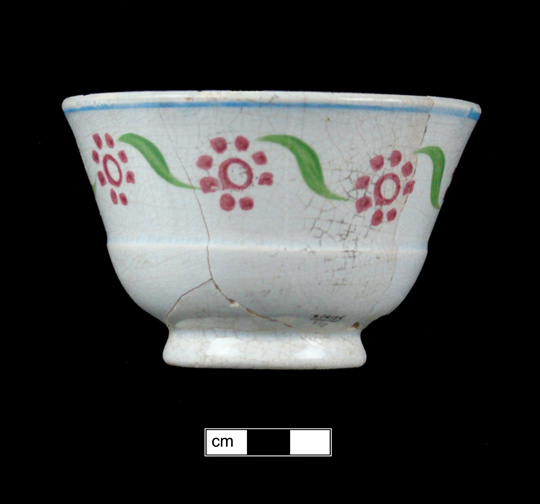 Image of sponge decorated earthenware fragment.