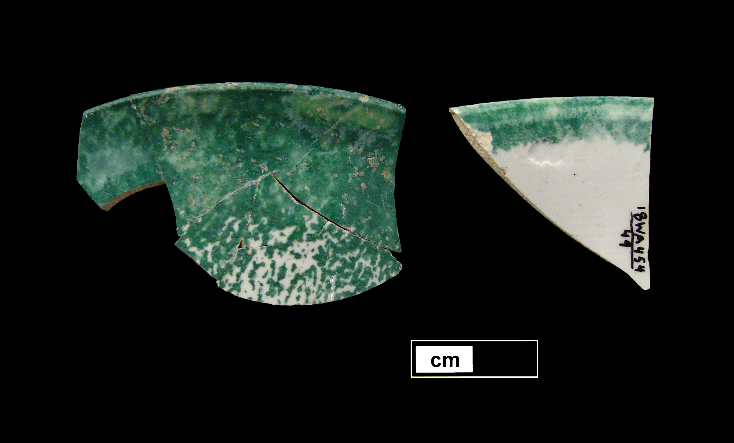 Image of sponge decorated earthenware fragment.