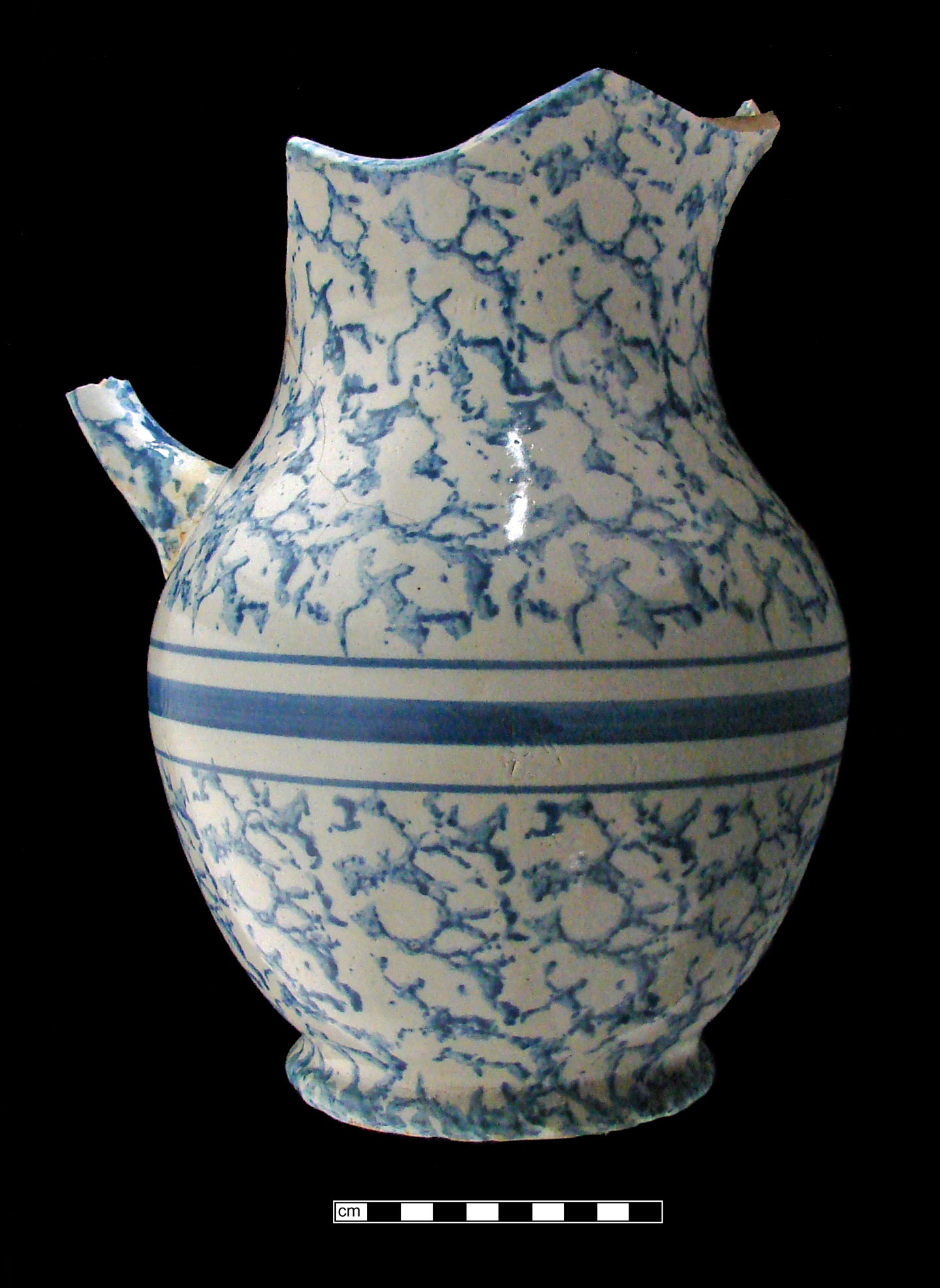 Image of sponge decorated earthenware fragment.