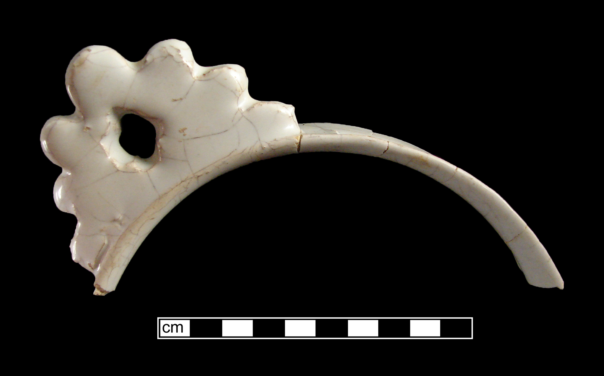 Image of tin-glazed earthenware fragment.