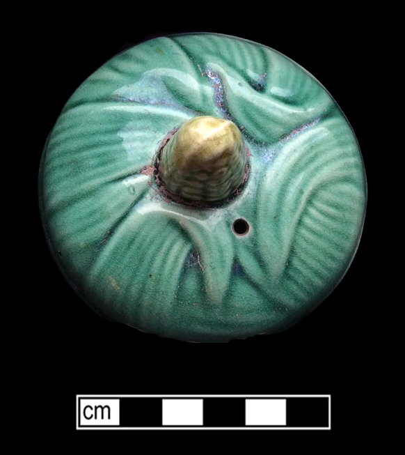 Image of Victorian majolica fragment.