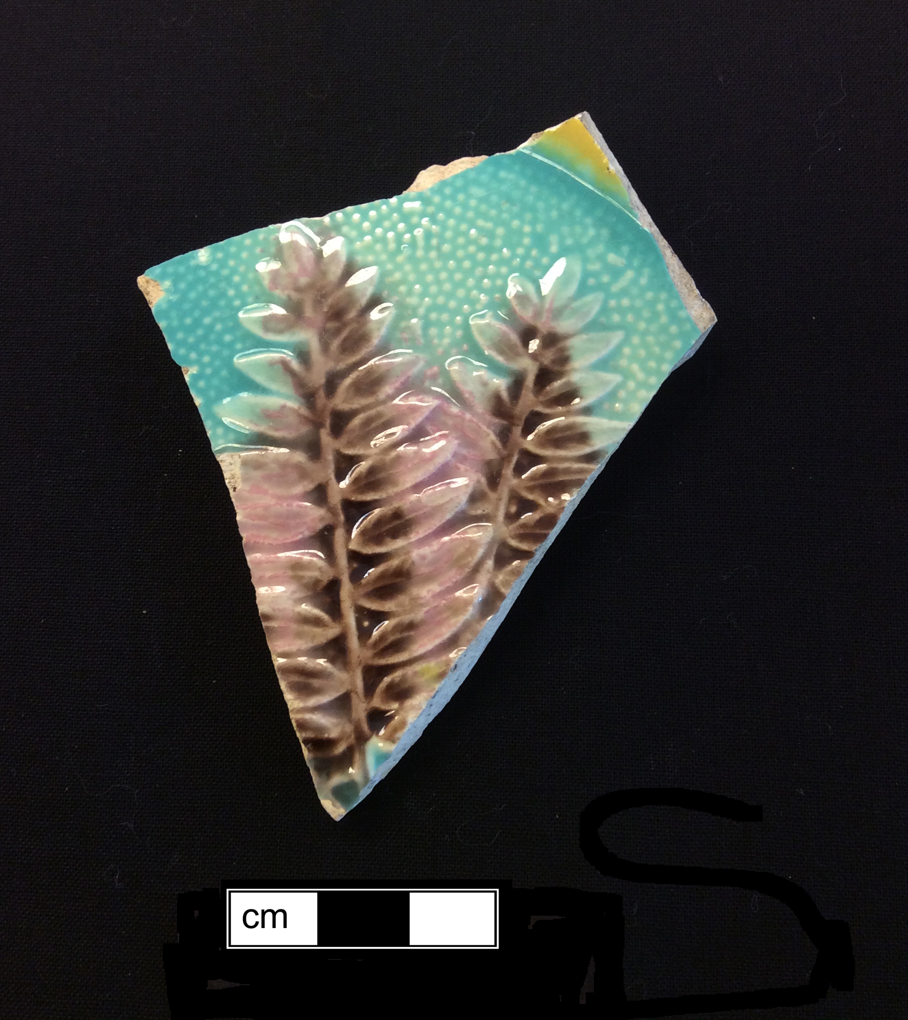 Image of Victorian majolica fragment.