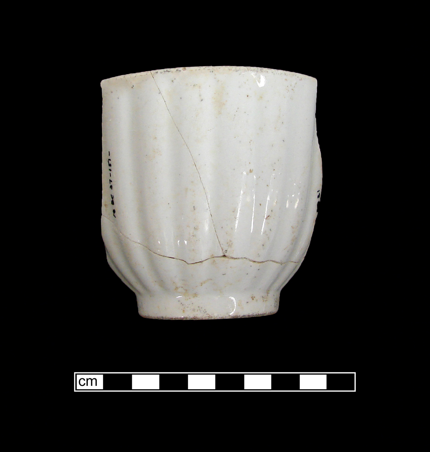 Image of white granite ware fragment.