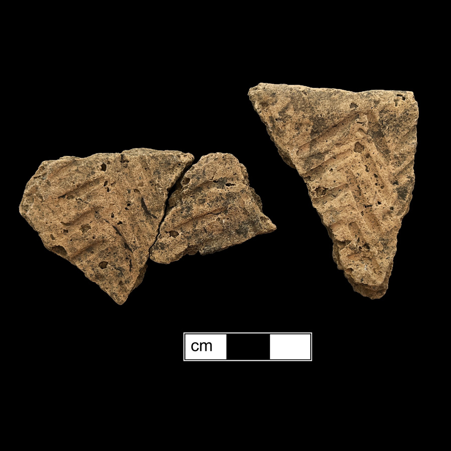 Image of ceramic, Shell Tempered Mended Body with Unidentified Surface Treatment, Townsend type, Incised
