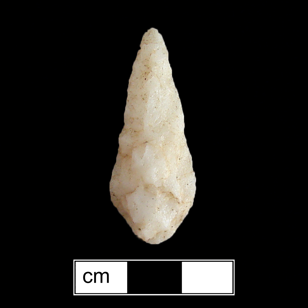 Image of stone projectile point made of Quart, Contracting Stem shape, with a Contracting stem, Excurvate blade, and Convex base shape. Piscataway type.