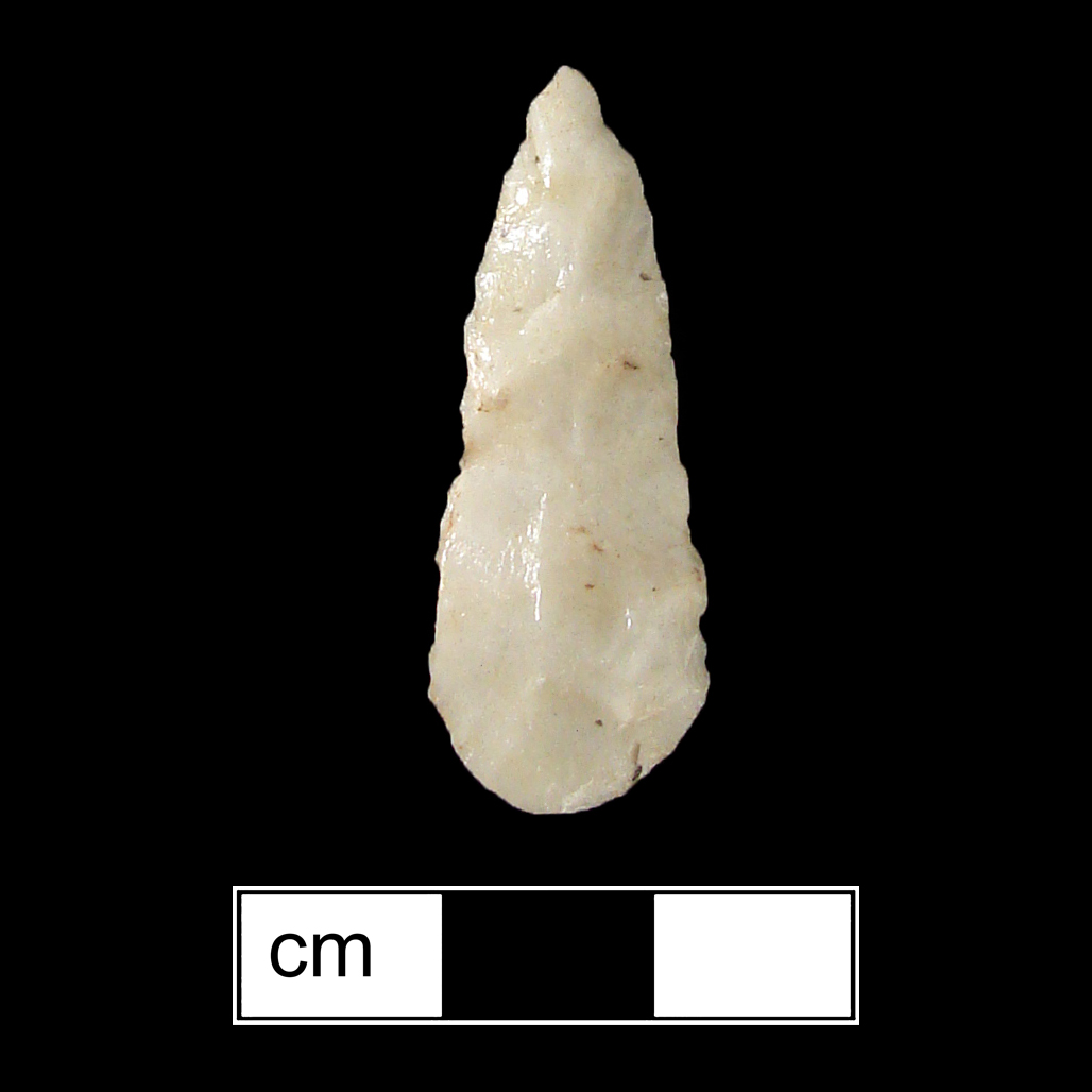 Image of stone projectile point made of Quartz, Contracting Stem shape, with a Contracting stem, Excurvate blade, and Convex base shape. Piscataway type.