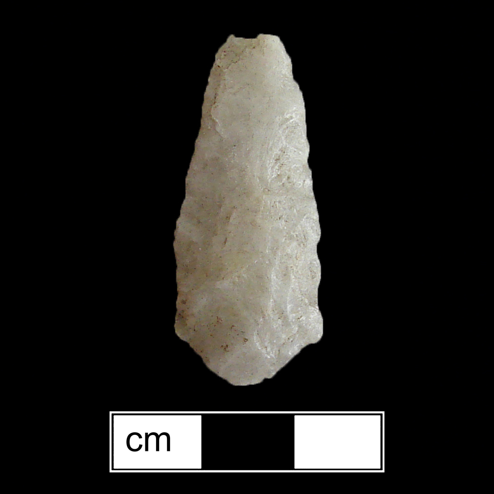 Image of stone projectile point made of Quartz, Contracting Stem shape, with a Contracting stem, Excurvate blade, and Convex base shape. Piscataway type.