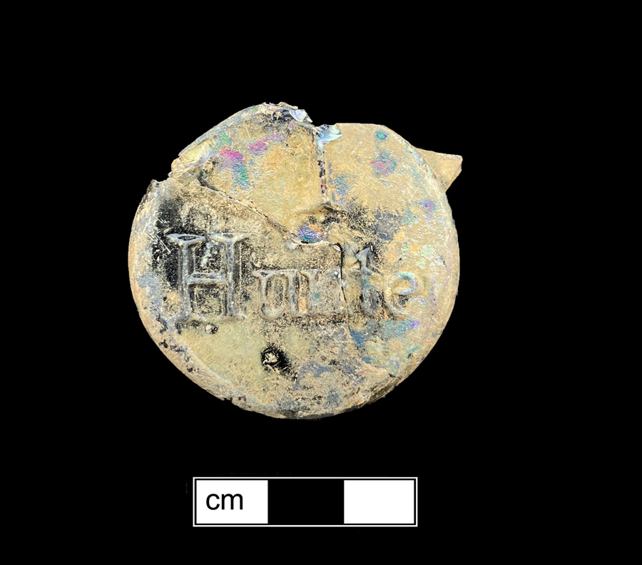 Image of colored glass bottle seal, Names or Initials.