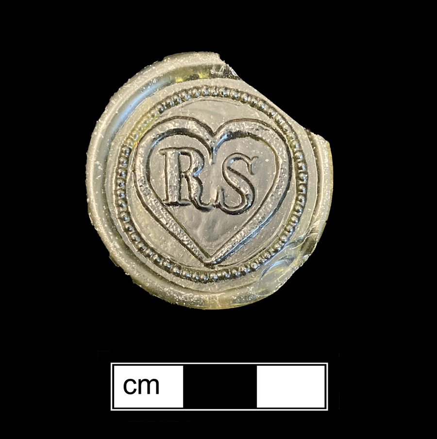 Image of colored glass bottle seal, Names or Initials.