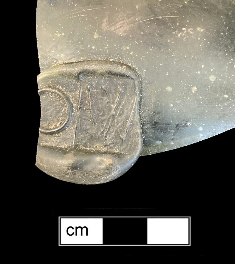 Image of colored glass bottle seal, Names or Initials.