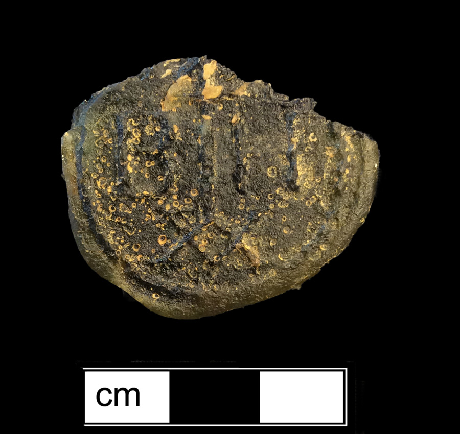Image of colored glass bottle seal, Merchant-Style Mark.