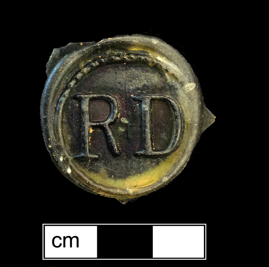 Image of colored glass bottle seal, Names or Initials.