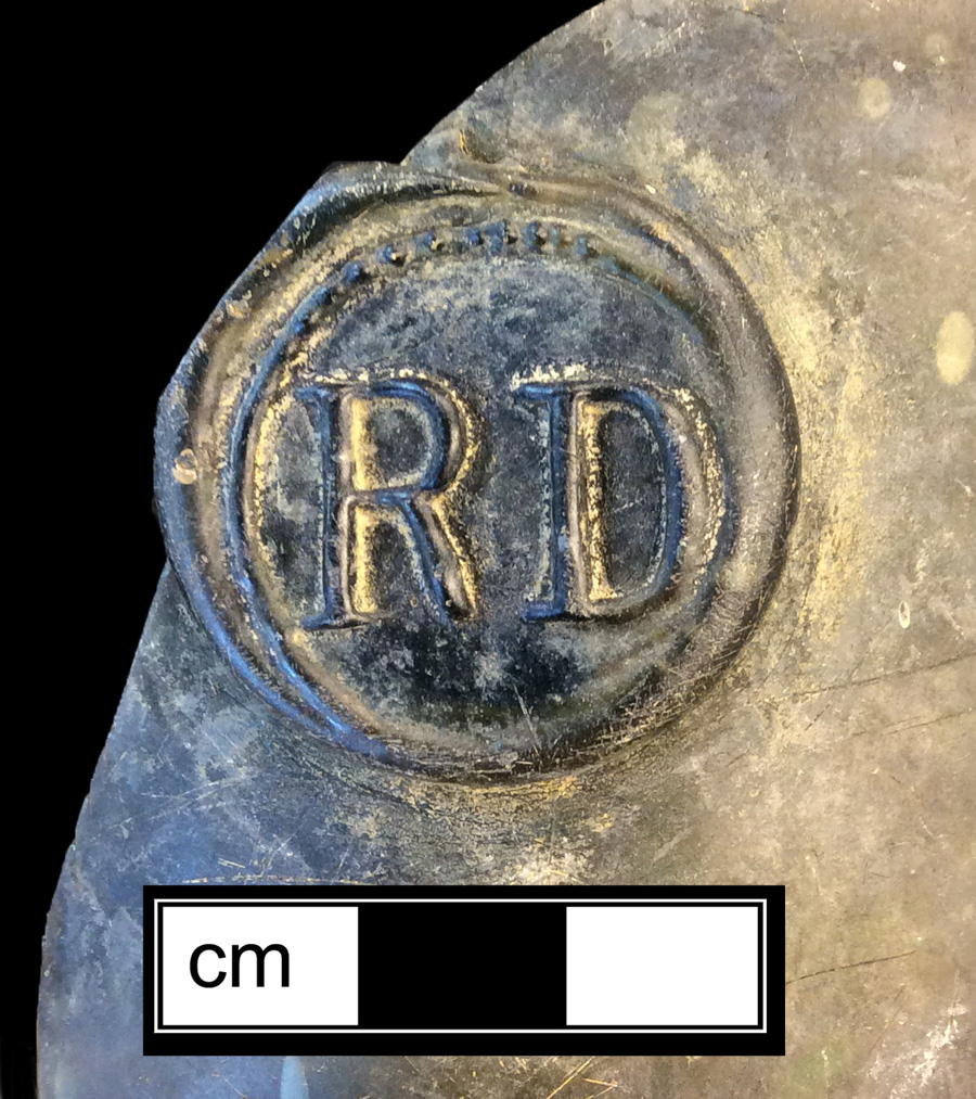 Image of colored glass bottle seal, Names or Initials.
