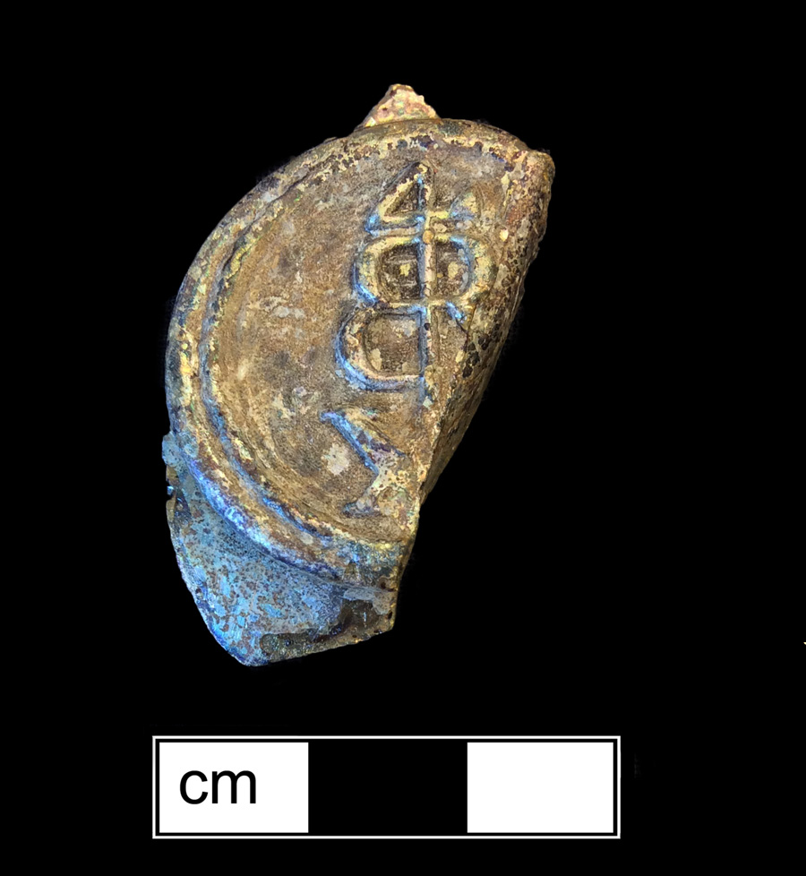 Image of colored glass bottle seal, Merchant-Style Mark.