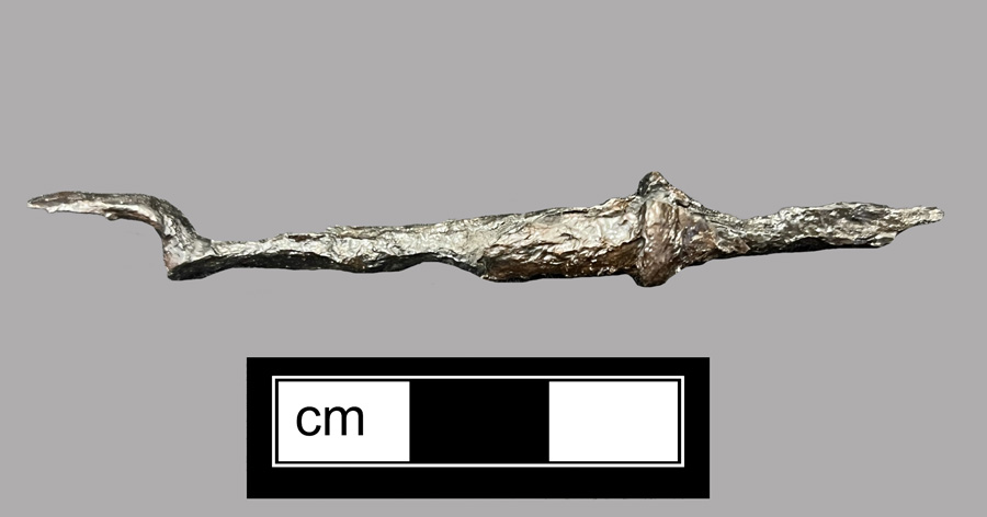Image of iron fork.