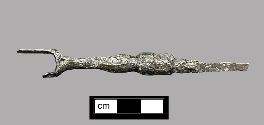 Image of iron fork.