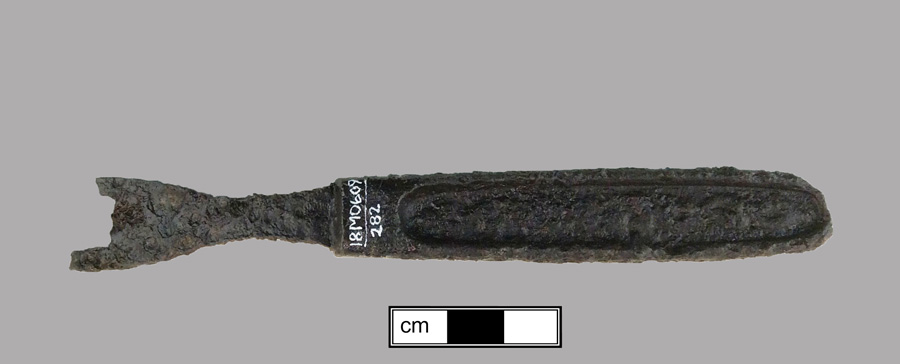 Image of iron fork, three-tined fork, inset scales.