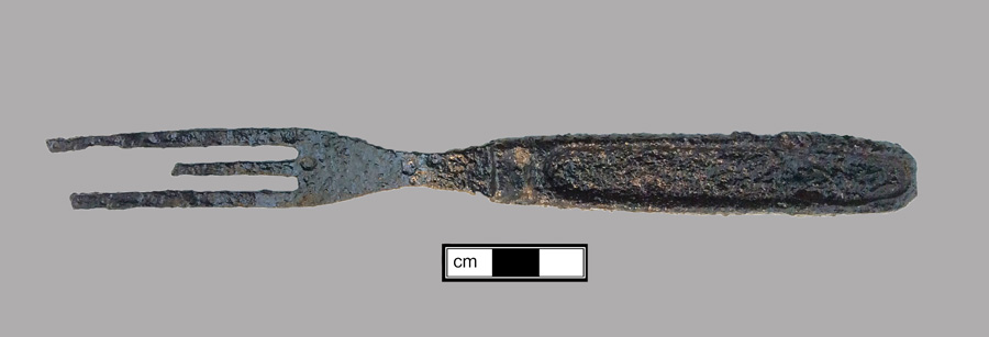 Image of iron fork, three-tined fork, inset scales.