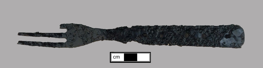 Image of iron fork, scale tang, three-tined fork.