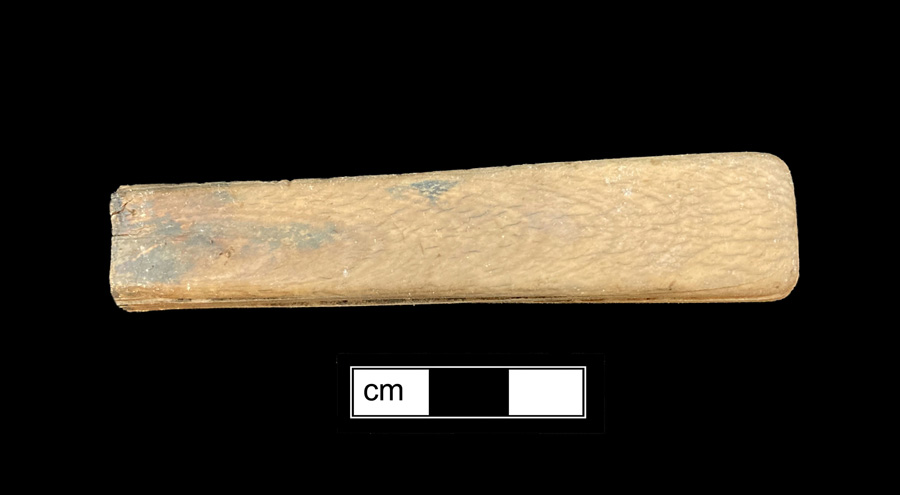 Image of ivory knife handle.