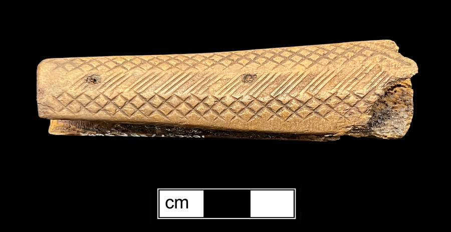 Image of bone knife handle.