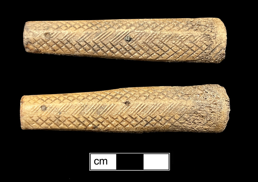 Image of bone knife handle.
