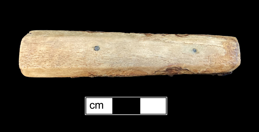 Image of bone knife handle.