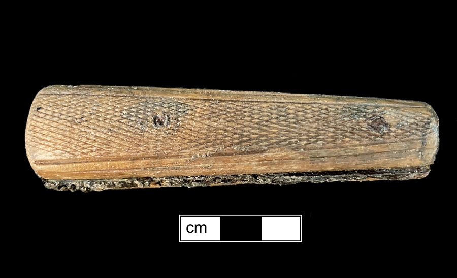 Image of bone knife handle.