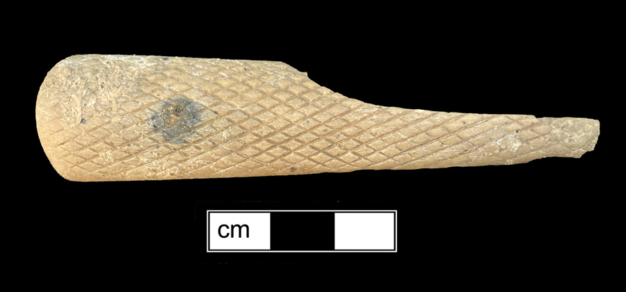 Image of bone knife handle.