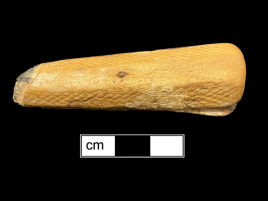 Image of bone knife handle.