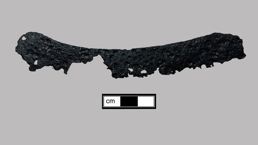 Image of iron knife.