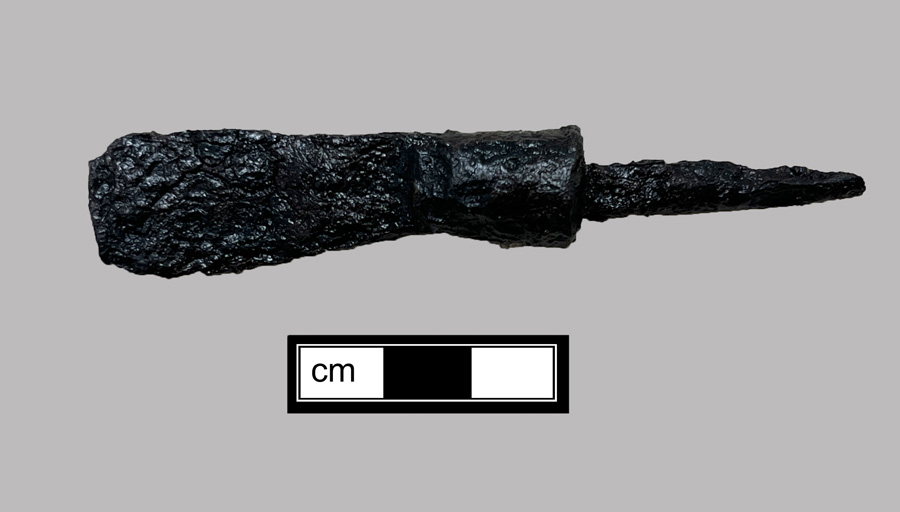 Image of iron knife.