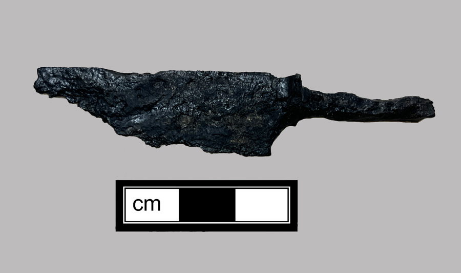 Image of iron knife.