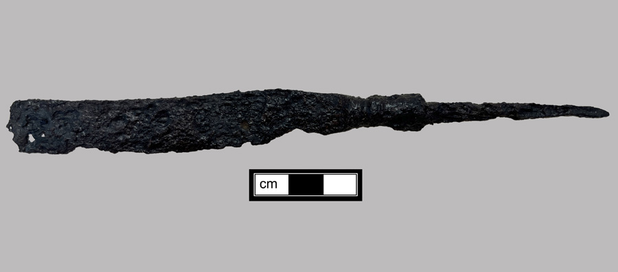 Image of iron knife.