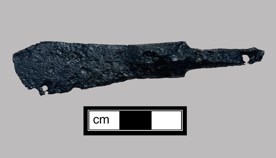 Image of iron knife.